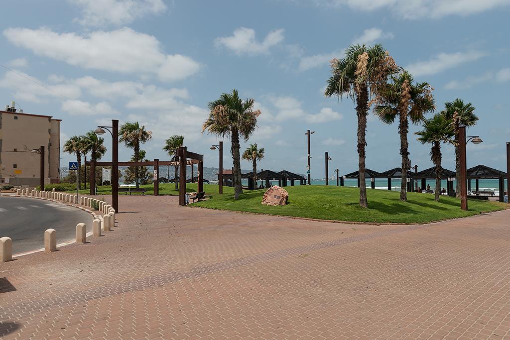 Dream On The Beach Haifa Buitenkant foto