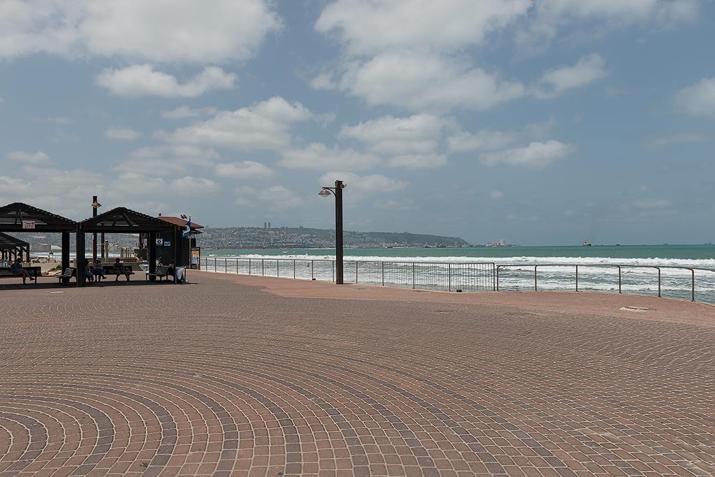 Dream On The Beach Haifa Buitenkant foto